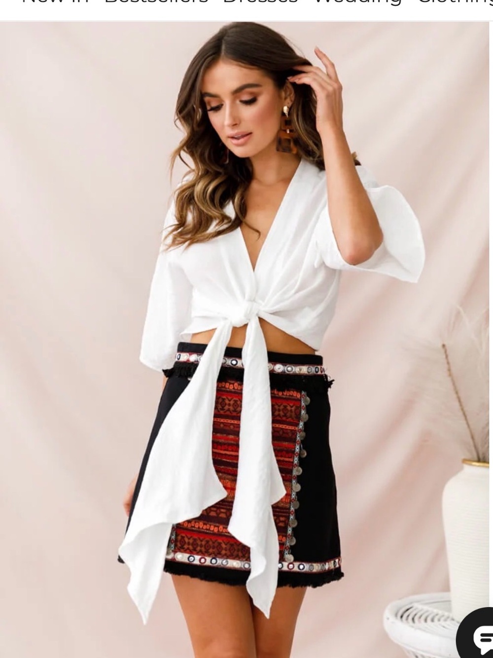 Selfie Leslie White Tie-Front Crop Top